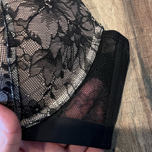 Victoria’s Secret Very Sexy Black Lace Push-Up Bra with Mesh - Picture 8 of 9